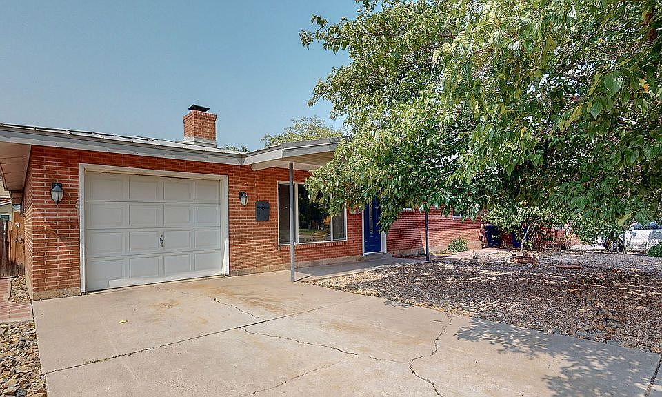 1st image of 1813 Cornell Dr SE