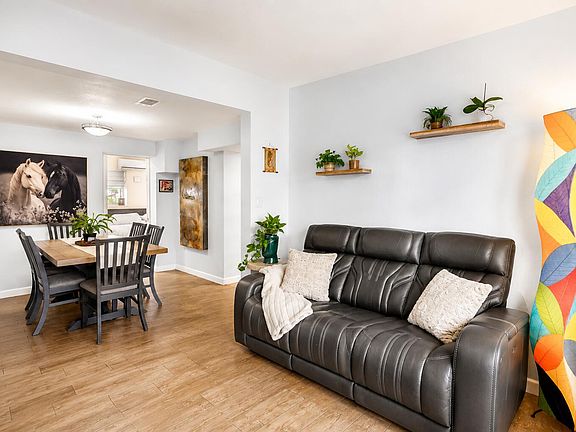 2nd image of 404 S 62nd Terrace