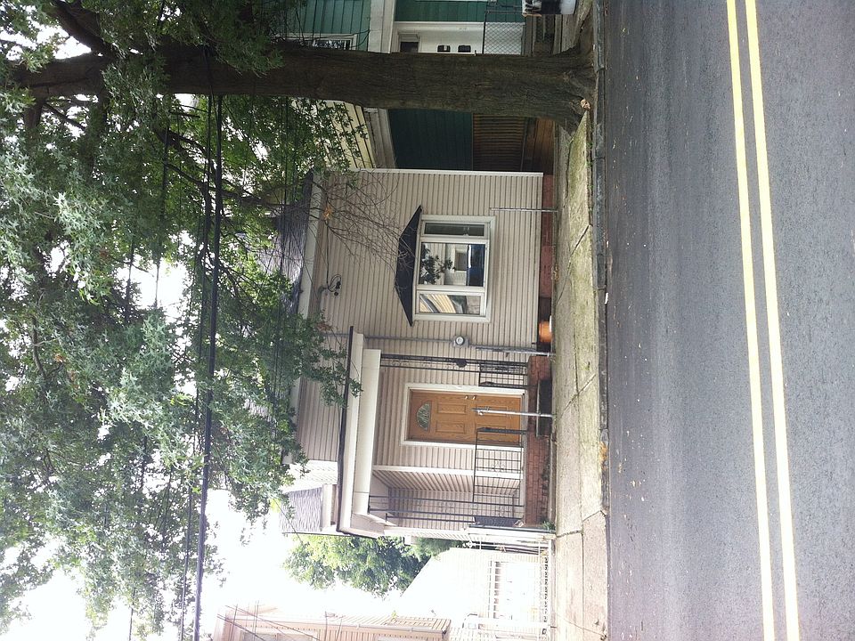 2nd image of 104 N 4th St