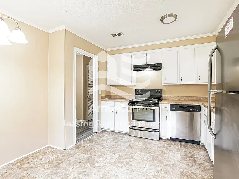 1398_007_kitchen_8.jpg