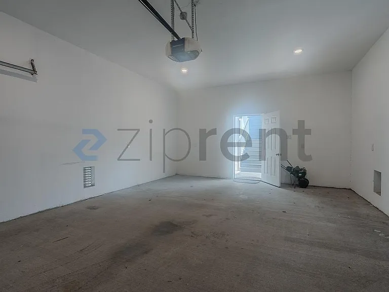 4123 Avenue M 1/2 — Photo 28