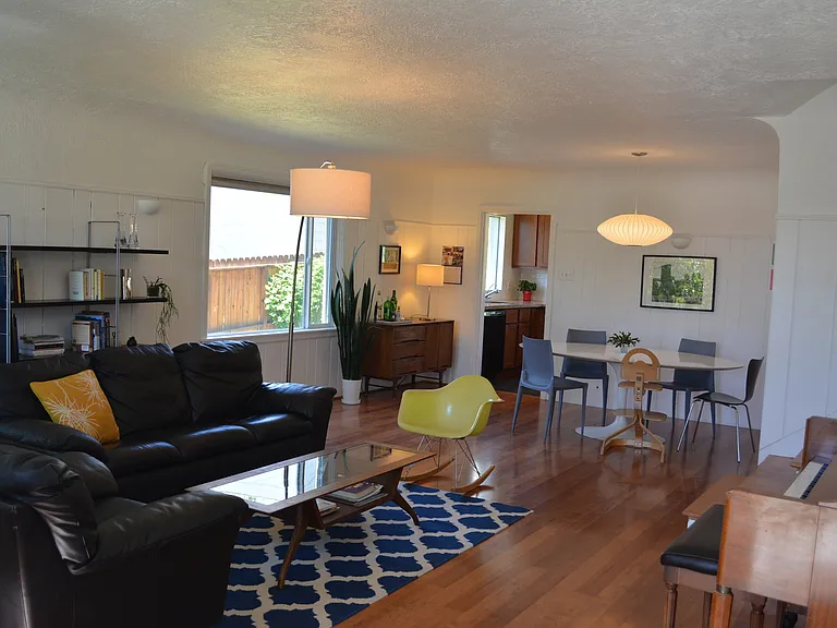 1237 Steele St — Photo 4