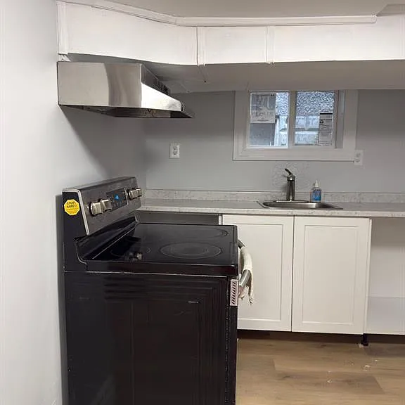 576 Shepherd St E #LOWER — Photo 4