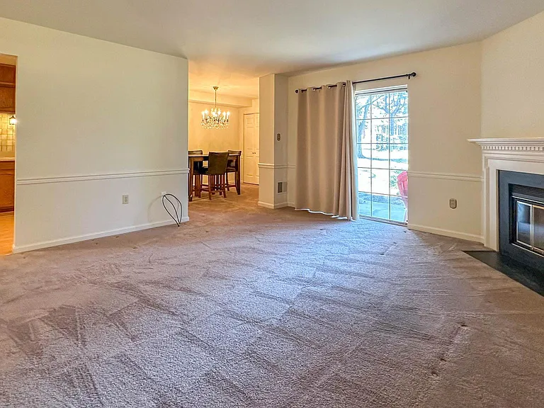 109 Valley Greene Cir — Photo 5