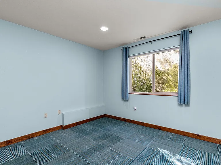 22030 E Lost Lake Rd — Photo 34