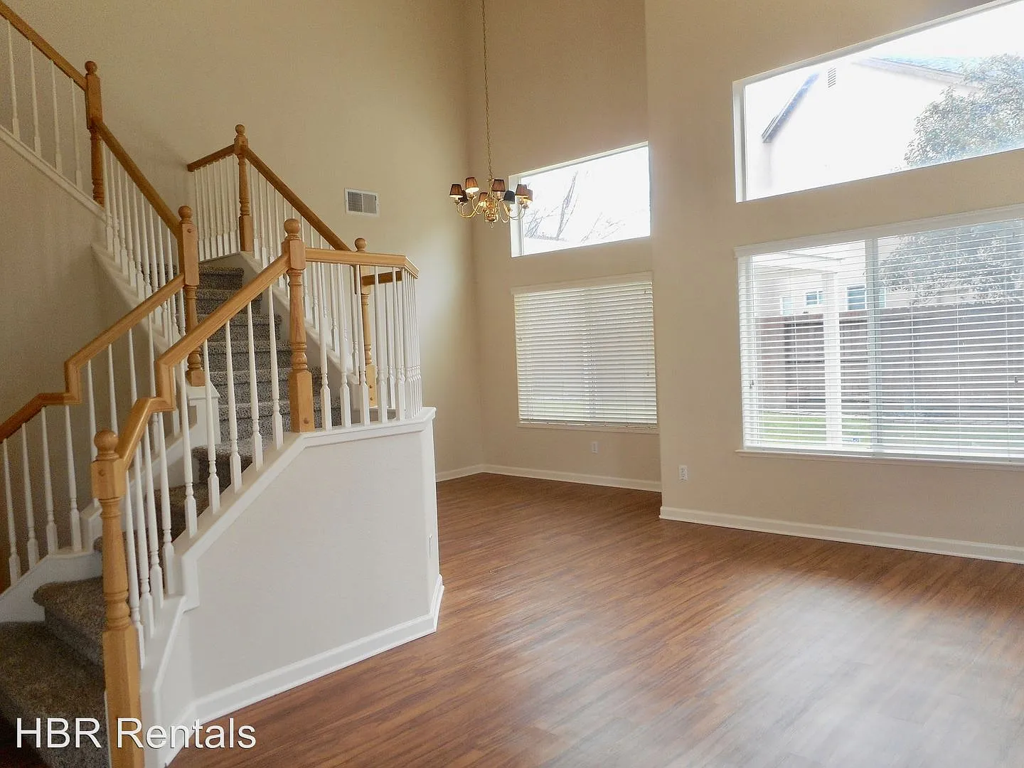 262 Fairmont Ln photo 1