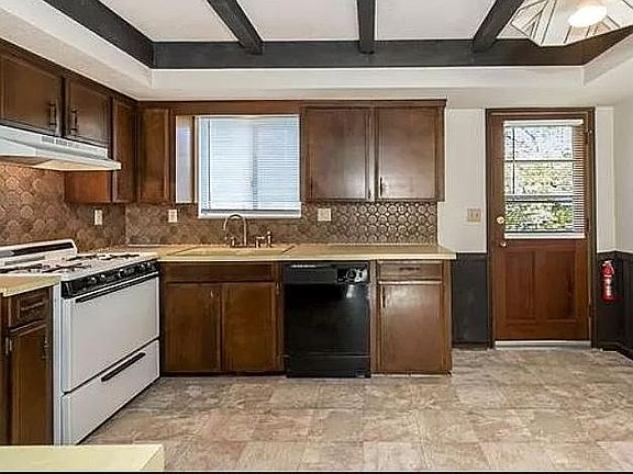 2nd image of 2707 N 81st Ter #2707
