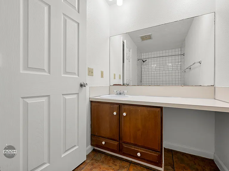 2326 Cordova St #17 — Photo 25