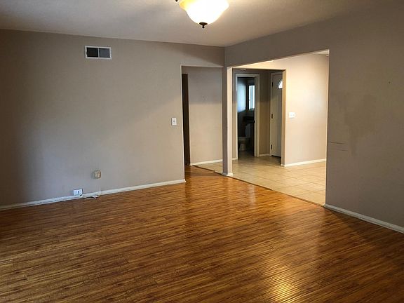 5th image of 14914 Cheshire St