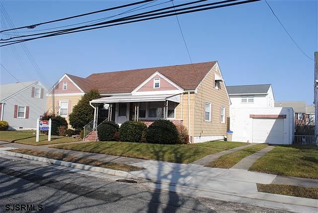 2nd image of 207 N Washington Ave