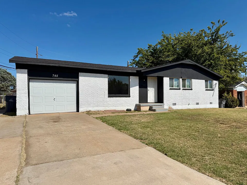745 SW Sedalia Ave