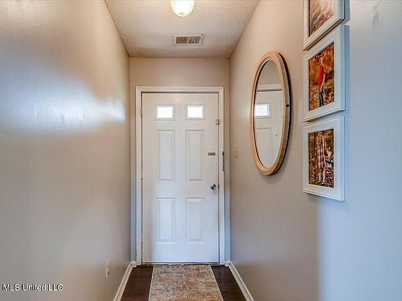 5th image of 4194 Blackstone Dr