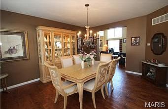 5th image of 267 Greycliff Bluff Dr