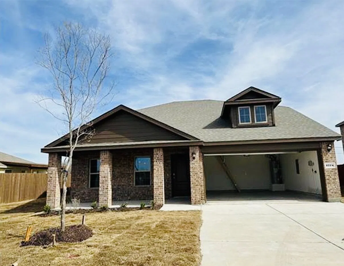 4 bed, 2119 sqft, $2,200 — Photo 1