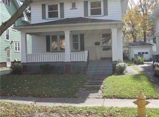 33 Roxborough Rd, Rochester, NY 14619