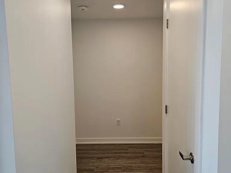 750 Whitlock Ave #503 — Photo 2