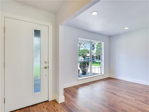 3rd image of 1414 Manford Hill Dr
