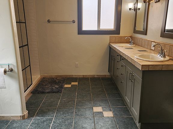 4th image of 1181 Dexter St