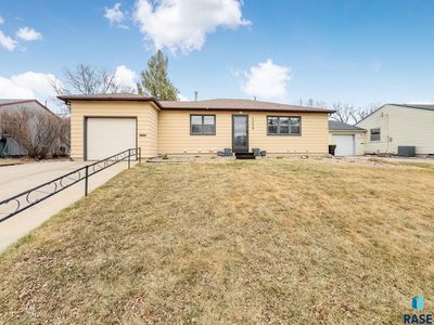 3008 E Claudette Dr, Sioux Falls, SD, 57103