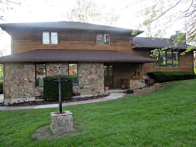 1st image of 1 Woodland Dr