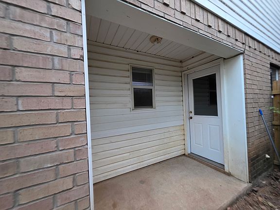 3rd image of 1249 Village Garden Dr