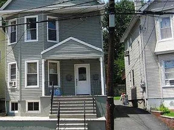 2nd image of 135 Union Ave #1