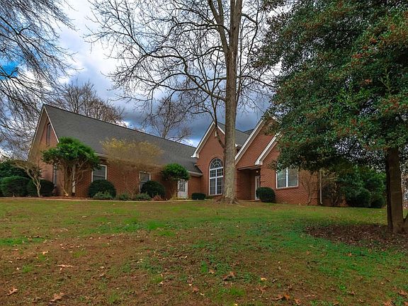 5th image of 865 The Oaks Dr