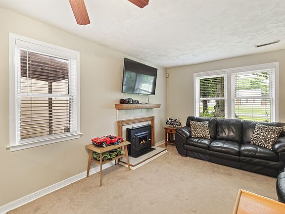 4th image of 2814 Druid Dr