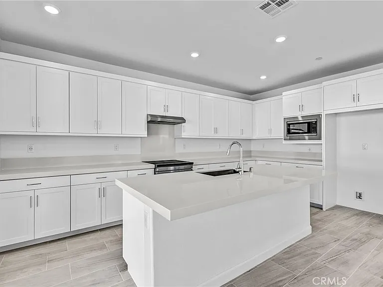 5538 Alethea Way — Photo 3