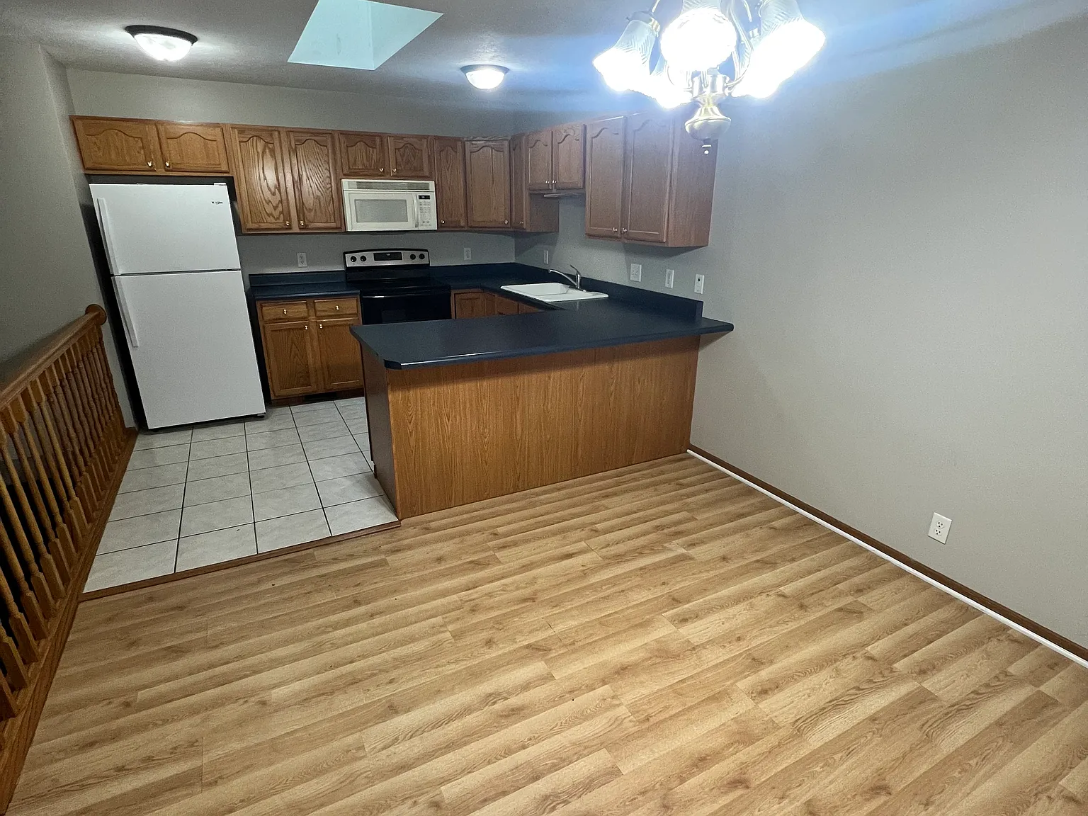 3 bed, 1209 sqft, $2,000 — Photo 2