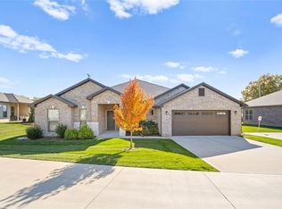 23939 W 82nd Ct, Lenexa, KS 66227