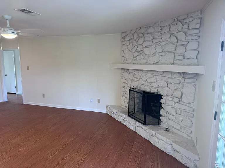 1115 Briar Creek Rd — Photo 19
