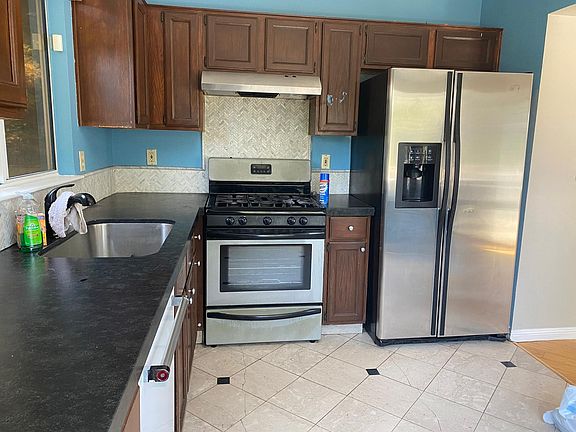 4th image of 612 Crater Ave