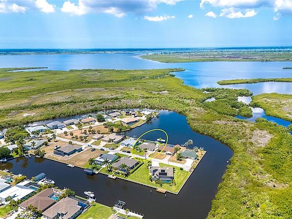 3rd image of 4195 Surfside Ct