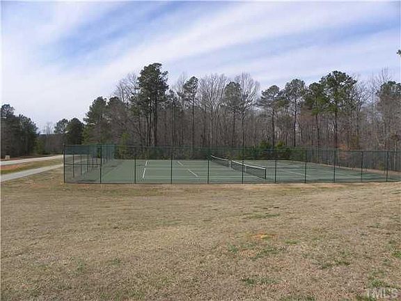 3rd image of 372 Farm Dr