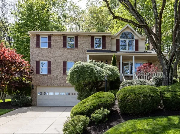 133 Village Dr, Cranberry Township, PA 16066