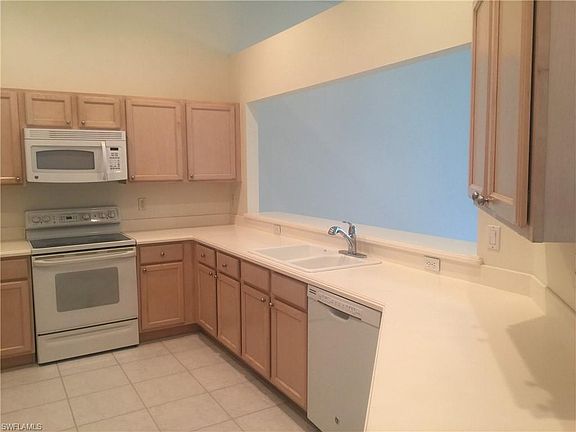 5th image of 8531 Silk Oak Ln