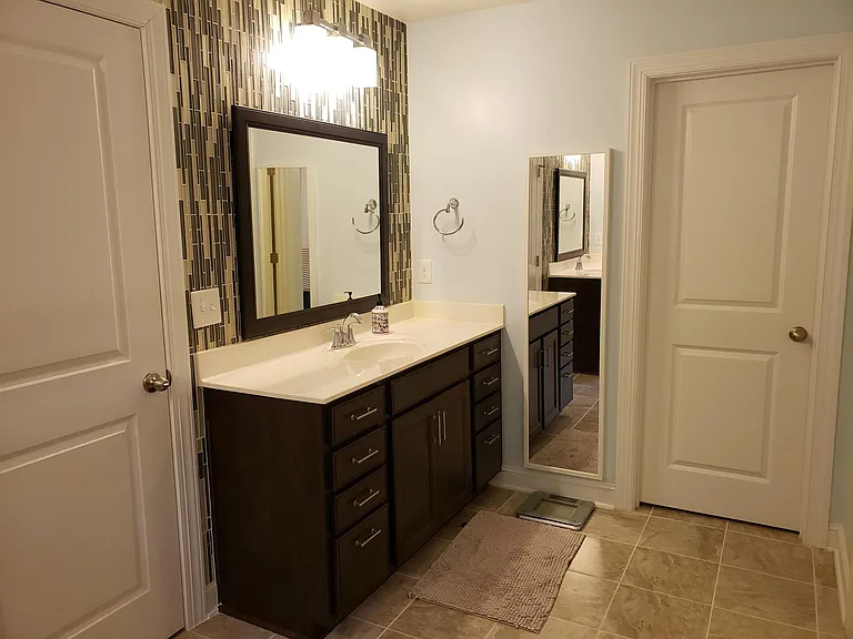 Right vanity