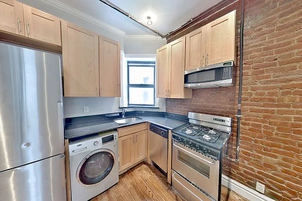 Rented by Centennial Properties NY | media 4