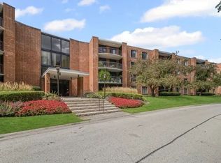 1615 E Central Rd Unit 111B, Arlington Heights, IL 60005