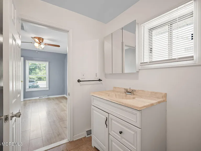 804 Nutswamp Rd #RED — Photo 19