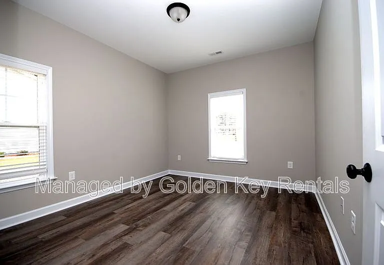 428 S Center St — Photo 8