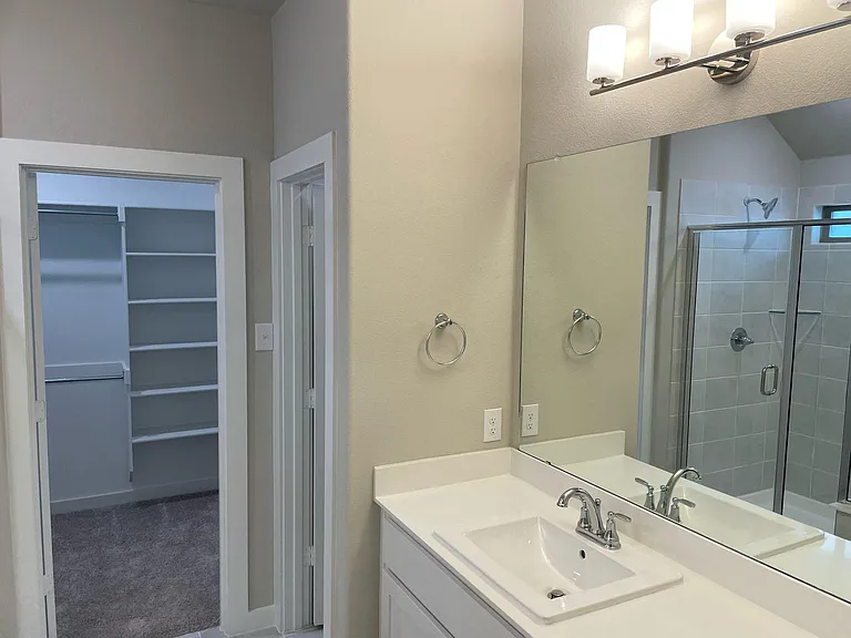 1404 Mahogany Dr — Photo 15
