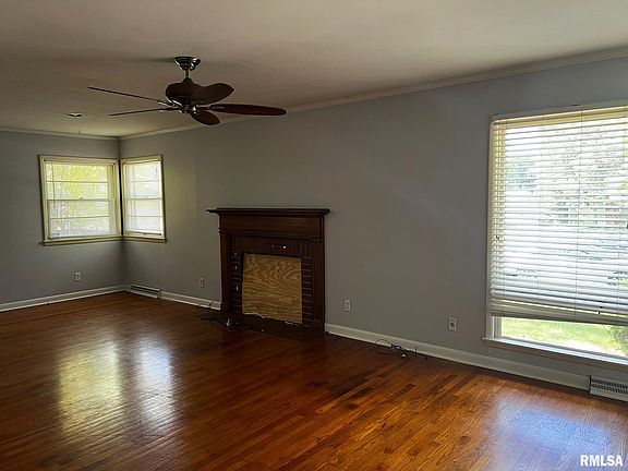 2nd image of 1403 W Taylor Dr