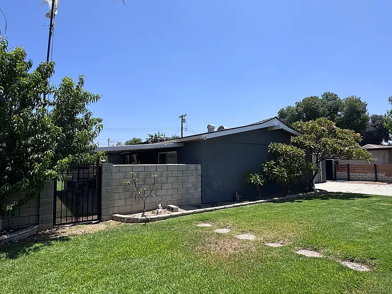 3263 Amhurst Dr — Photo 4