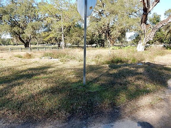 4th image of 38533 State Road 575