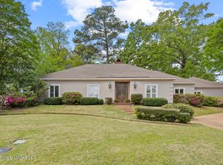 11 Highland Meadows Dr, Jackson, MS 39211