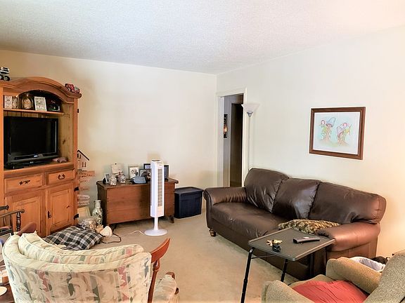 2nd image of 2414 Brentwood Pl