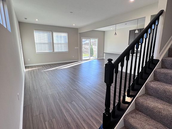 3rd image of 10124 Lucille Ln