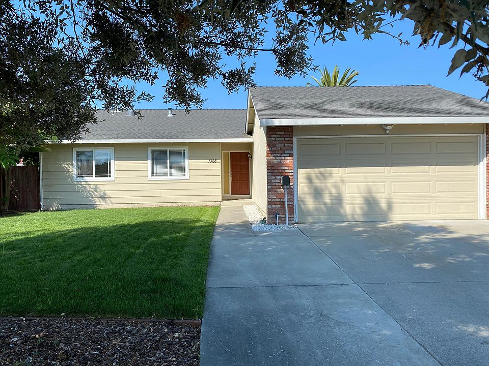 1st image of 1328 Cabrillo Ave